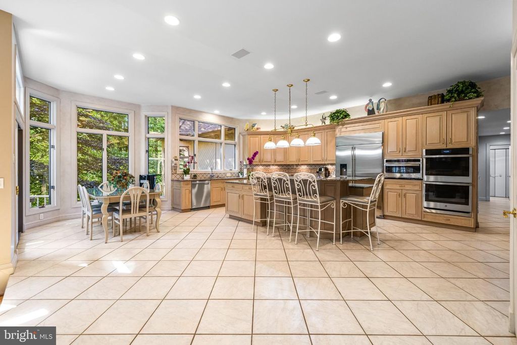 Image 14 of property listing at 12113 HENESON GARTH, Owings Mills, MD 21117
