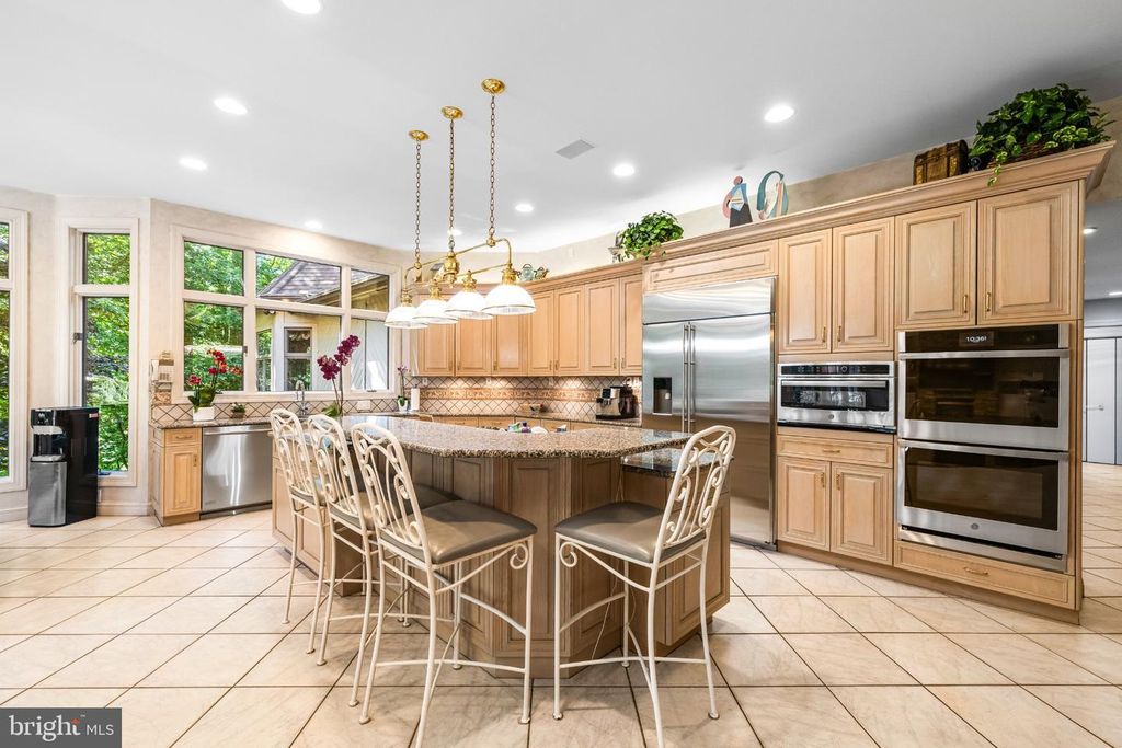 Image 15 of property listing at 12113 HENESON GARTH, Owings Mills, MD 21117