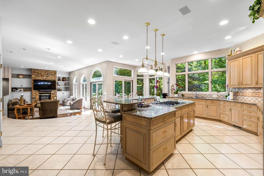 Image 16 of property listing at 12113 HENESON GARTH, Owings Mills, MD 21117
