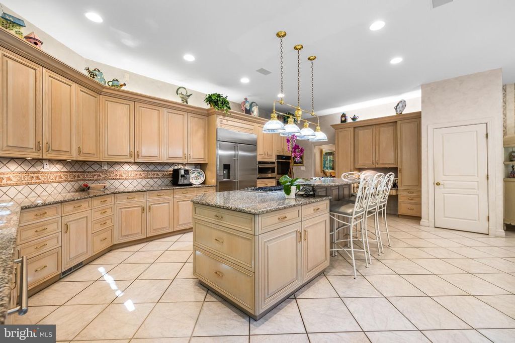Image 18 of property listing at 12113 HENESON GARTH, Owings Mills, MD 21117