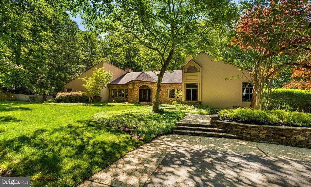 Image 3 of property listing at 12113 HENESON GARTH, Owings Mills, MD 21117