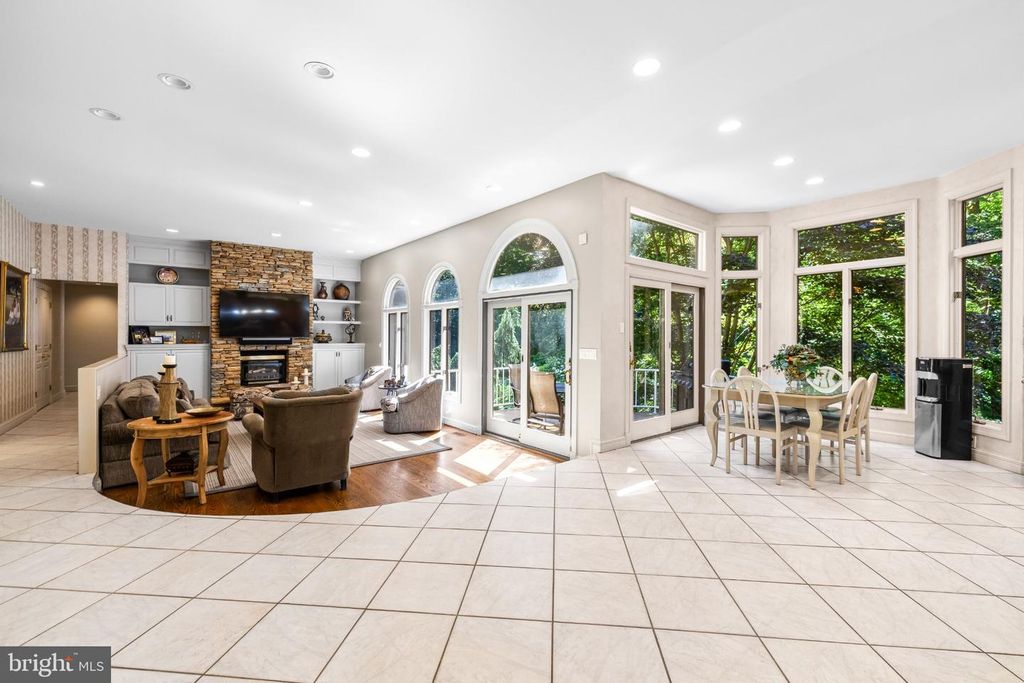 Image 22 of property listing at 12113 HENESON GARTH, Owings Mills, MD 21117