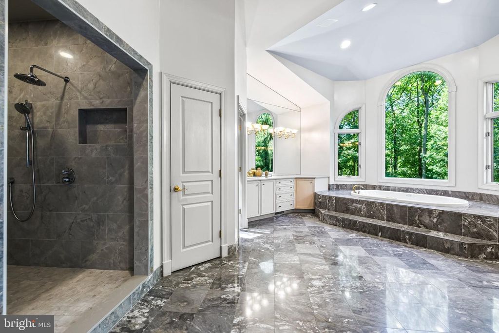 Image 31 of property listing at 12113 HENESON GARTH, Owings Mills, MD 21117