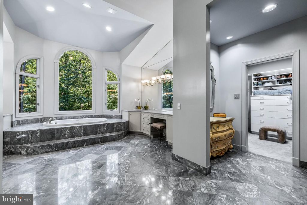 Image 34 of property listing at 12113 HENESON GARTH, Owings Mills, MD 21117