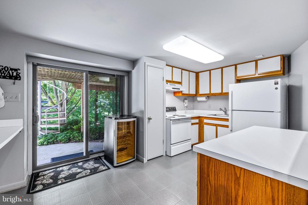 Image 60 of property listing at 12113 HENESON GARTH, Owings Mills, MD 21117