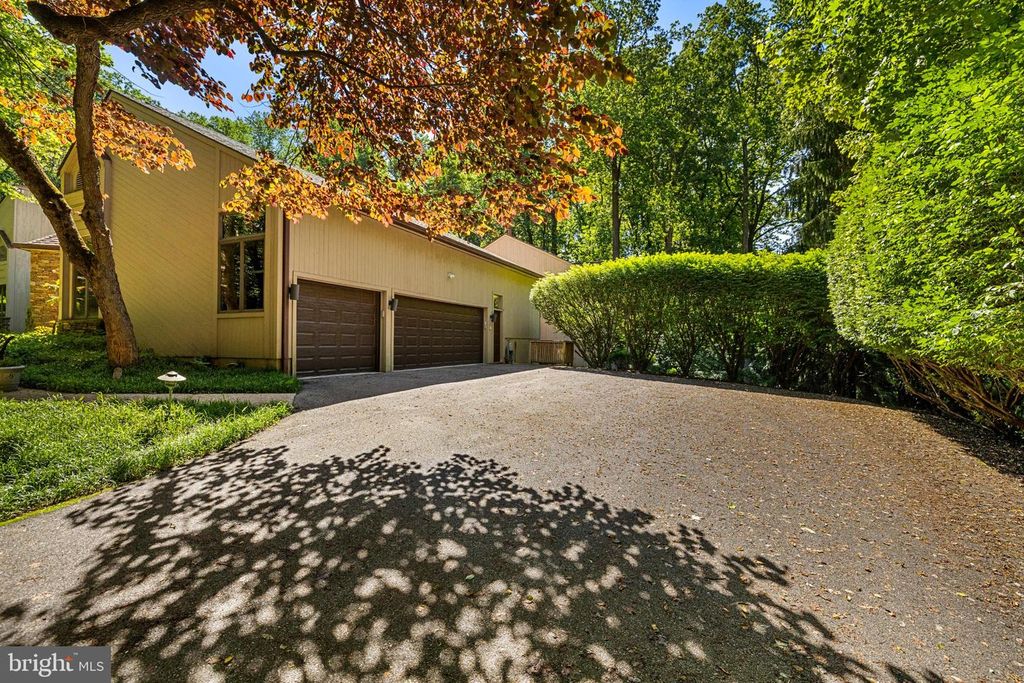 Image 70 of property listing at 12113 HENESON GARTH, Owings Mills, MD 21117