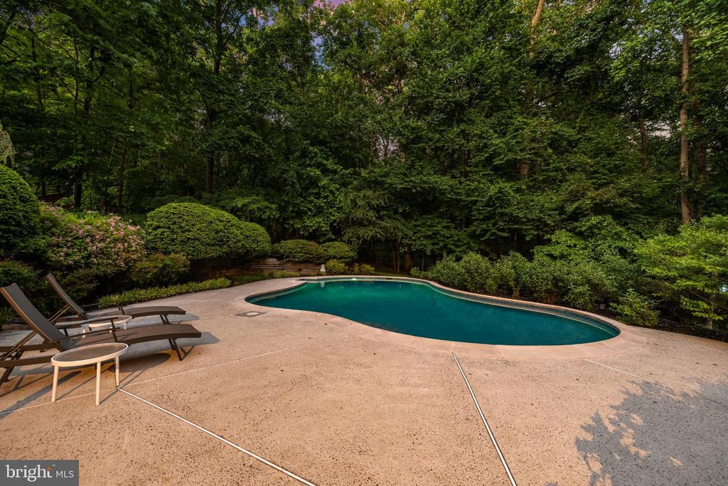 Image 71 of property listing at 12113 HENESON GARTH, Owings Mills, MD 21117