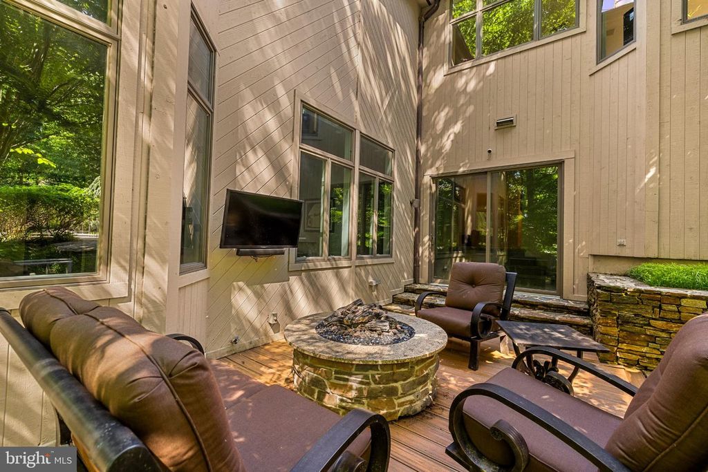Image 77 of property listing at 12113 HENESON GARTH, Owings Mills, MD 21117