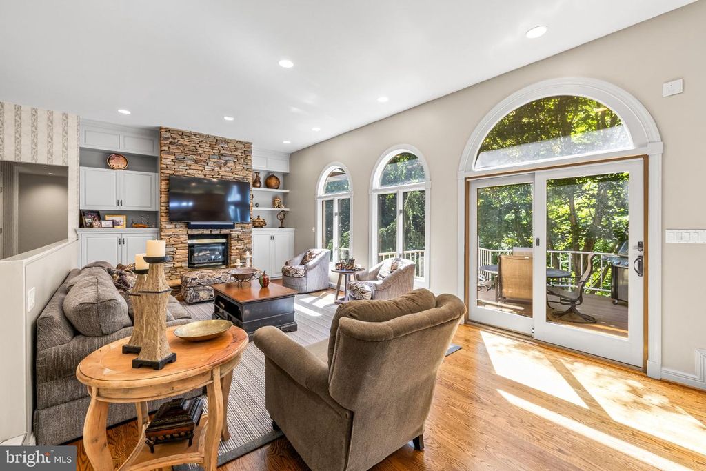 Image 10 of property listing at 12113 HENESON GARTH, Owings Mills, MD 21117