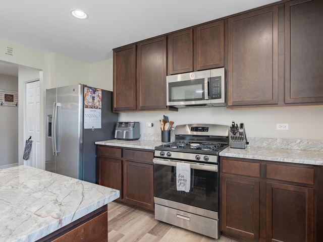 1004 Daniel Street, Plano, IL 60545