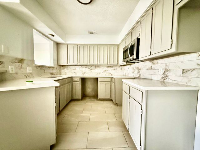 1921 Ashley Drive, Fort Worth, TX 76134