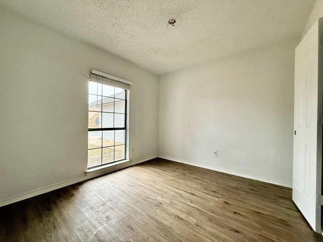 1921 Ashley Drive, Fort Worth, TX 76134