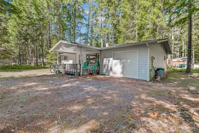 81 N Buckhorn Court, Hoodsport, WA 98548