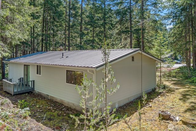 81 N Buckhorn Court, Hoodsport, WA 98548