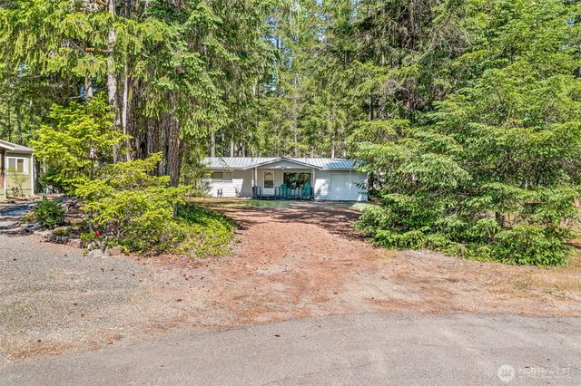 81 N Buckhorn Court, Hoodsport, WA 98548