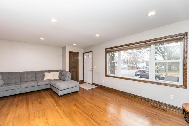 4801 E Upland Crest, Columbia Heights, MN 55421