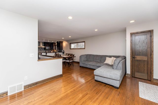 4801 E Upland Crest, Columbia Heights, MN 55421