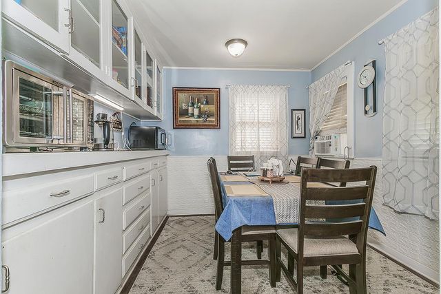 2202 N Vagedes Avenue, Fresno, CA 93705