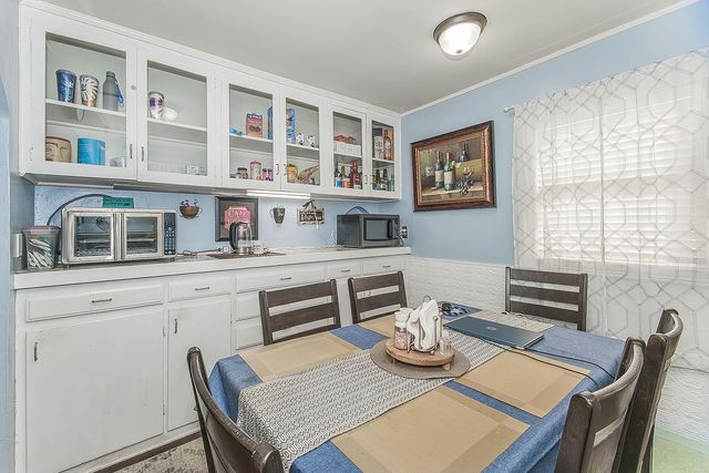 2202 N Vagedes Avenue, Fresno, CA 93705