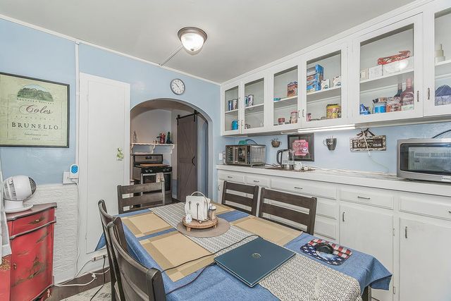 2202 N Vagedes Avenue, Fresno, CA 93705