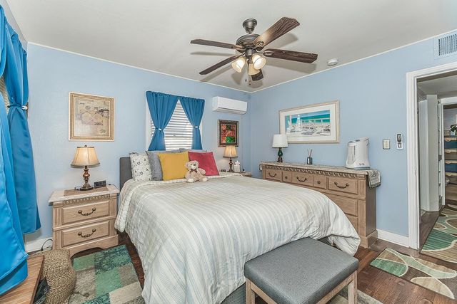 2202 N Vagedes Avenue, Fresno, CA 93705