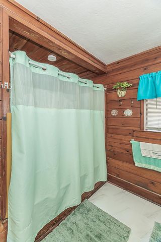 2202 N Vagedes Avenue, Fresno, CA 93705