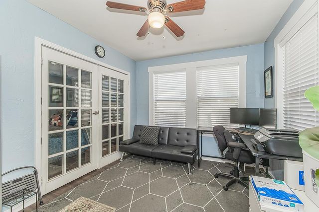 2202 N Vagedes Avenue, Fresno, CA 93705