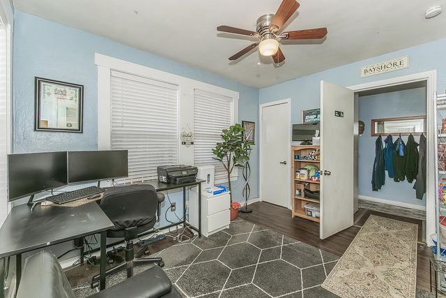 2202 N Vagedes Avenue, Fresno, CA 93705