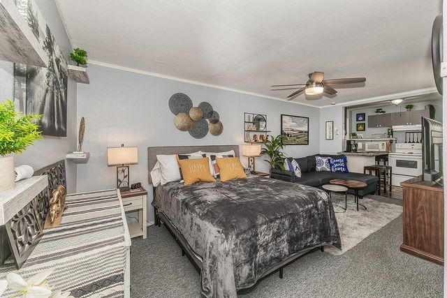 2202 N Vagedes Avenue, Fresno, CA 93705