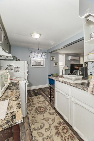 2202 N Vagedes Avenue, Fresno, CA 93705