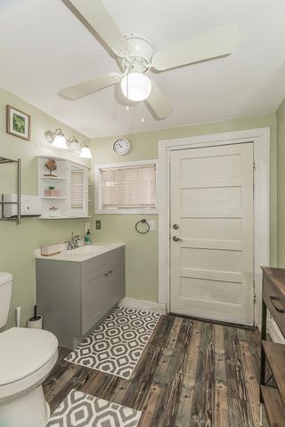 2202 N Vagedes Avenue, Fresno, CA 93705