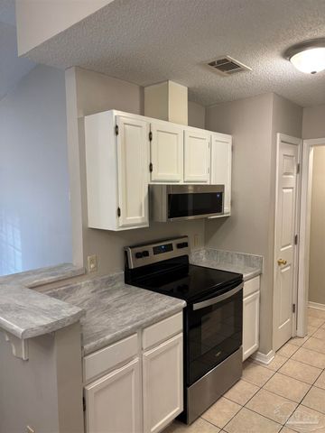 2303 W Michigan Ave H-12, Pensacola, FL 32526