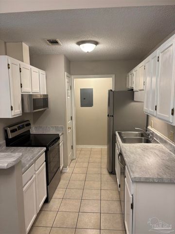2303 W Michigan Ave H-12, Pensacola, FL 32526