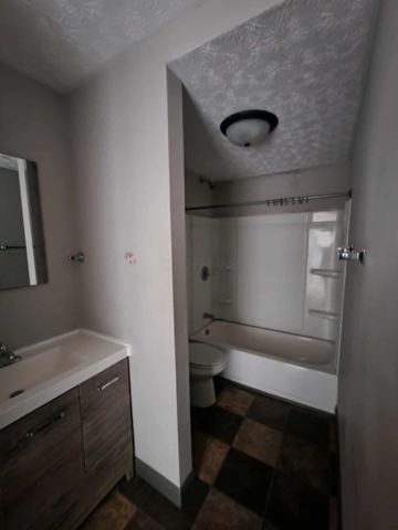 718 E Temple Street, Washington Court House, OH 43160