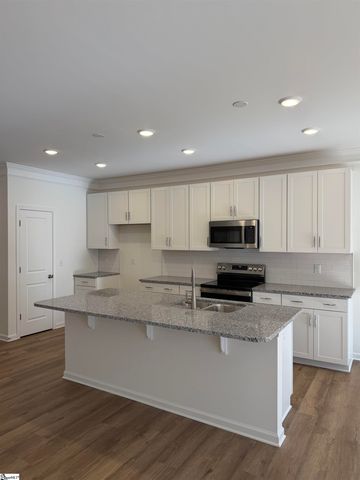 613 Autumn Lake Road, Simpsonville, SC 29681