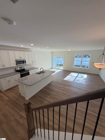 613 Autumn Lake Road, Simpsonville, SC 29681