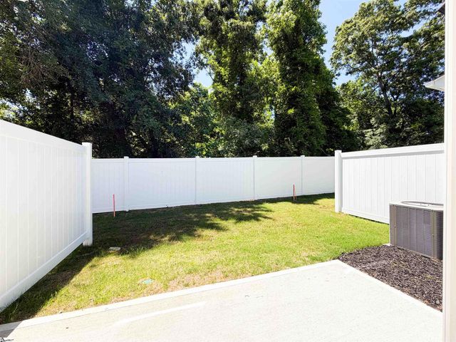 613 Autumn Lake Road, Simpsonville, SC 29681