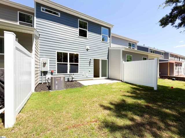 613 Autumn Lake Road, Simpsonville, SC 29681