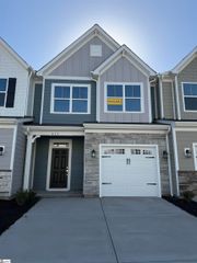 613 Autumn Lake Road, Simpsonville, SC 29681