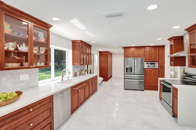 2401 NW 39th Street, Boca Raton, FL 33431