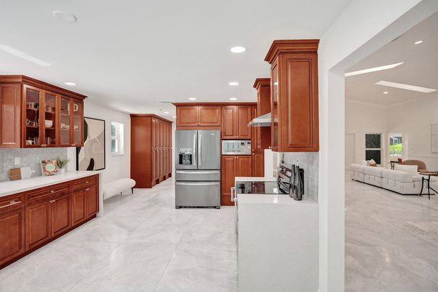 2401 NW 39th Street, Boca Raton, FL 33431