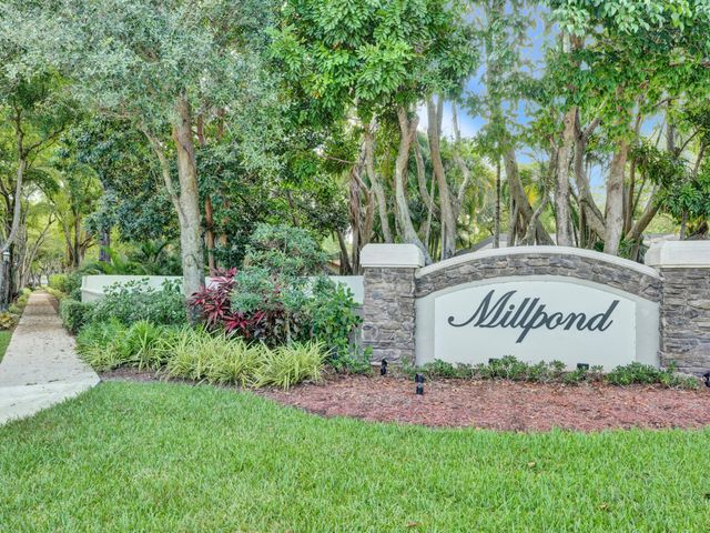 2401 NW 39th Street, Boca Raton, FL 33431