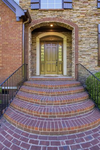 319 Hamlets End Way, Franklin, TN 37067