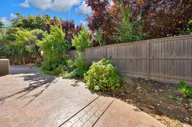 11878 Cobble Brook Dr, Rancho Cordova, CA 95742