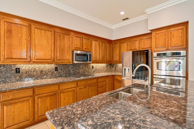 11878 Cobble Brook Dr, Rancho Cordova, CA 95742