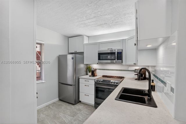 2801 Somerset Dr 205, Lauderdale Lakes, FL 33311