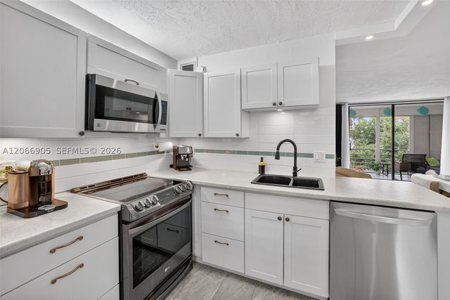 2801 Somerset Dr 205, Lauderdale Lakes, FL 33311