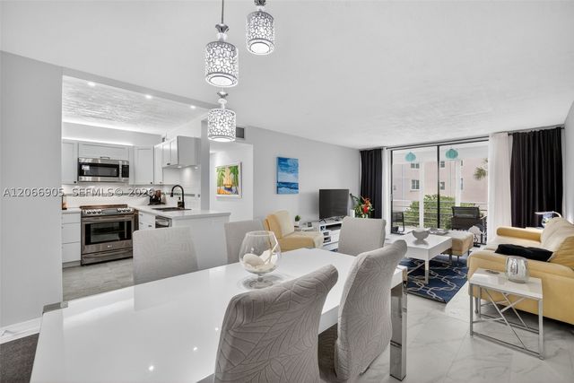 2801 Somerset Dr 205, Lauderdale Lakes, FL 33311