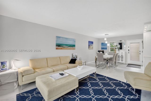 2801 Somerset Dr 205, Lauderdale Lakes, FL 33311