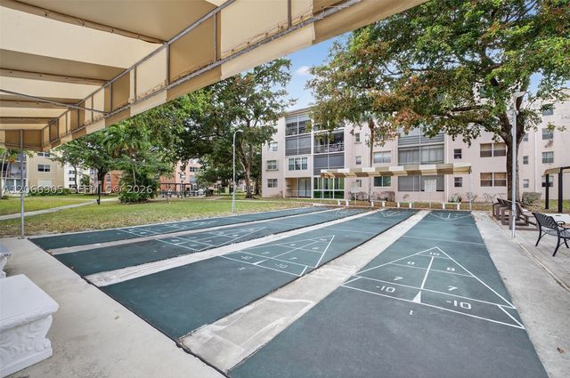 2801 Somerset Dr 205, Lauderdale Lakes, FL 33311